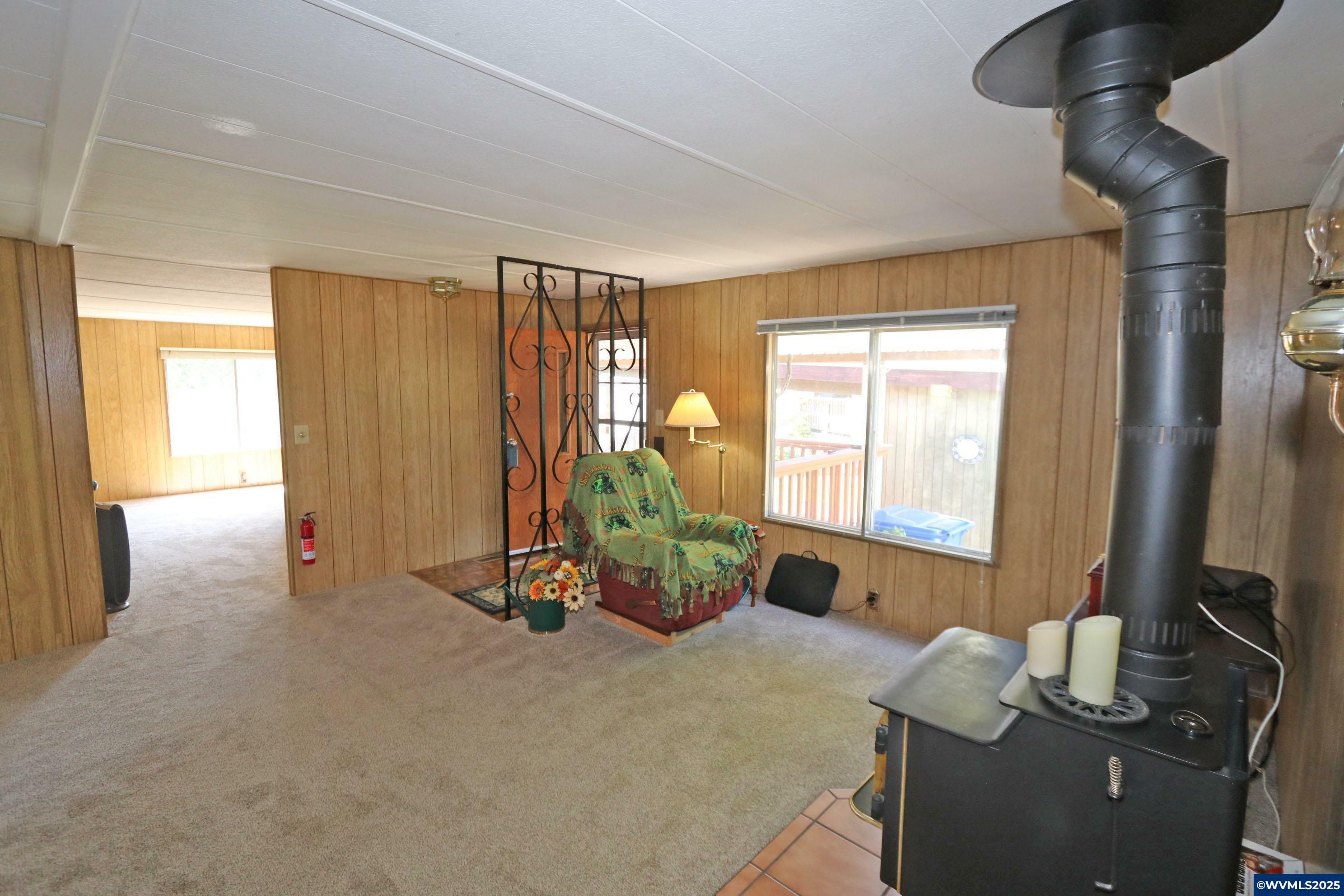 Property Photo: 4637 Amber St NE OR 97301