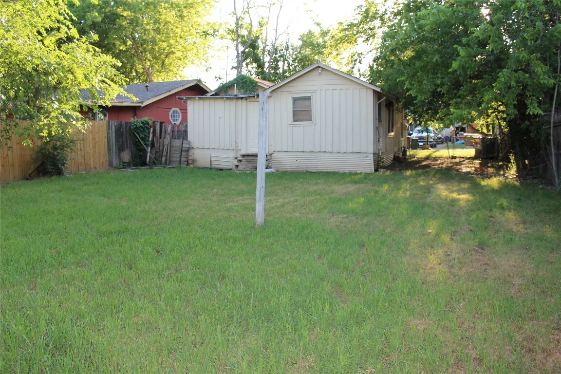 Property Photo: 1115 Ebert Avenue D TX 78721