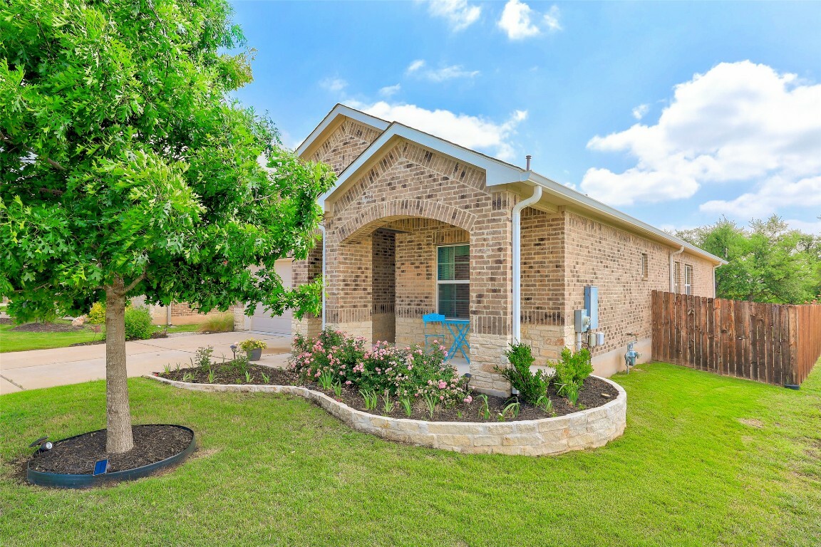 Property Photo: 2224 Singletree Bend Bend TX 78628