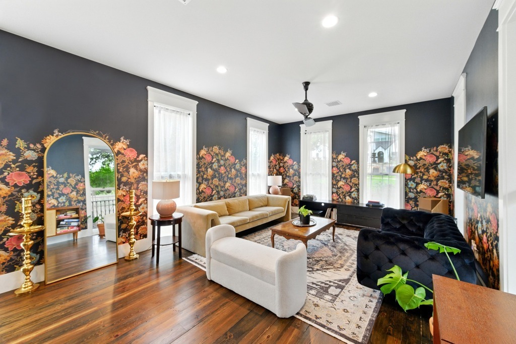 Property Photo: 813 1/2 E 13th Street TX 78702