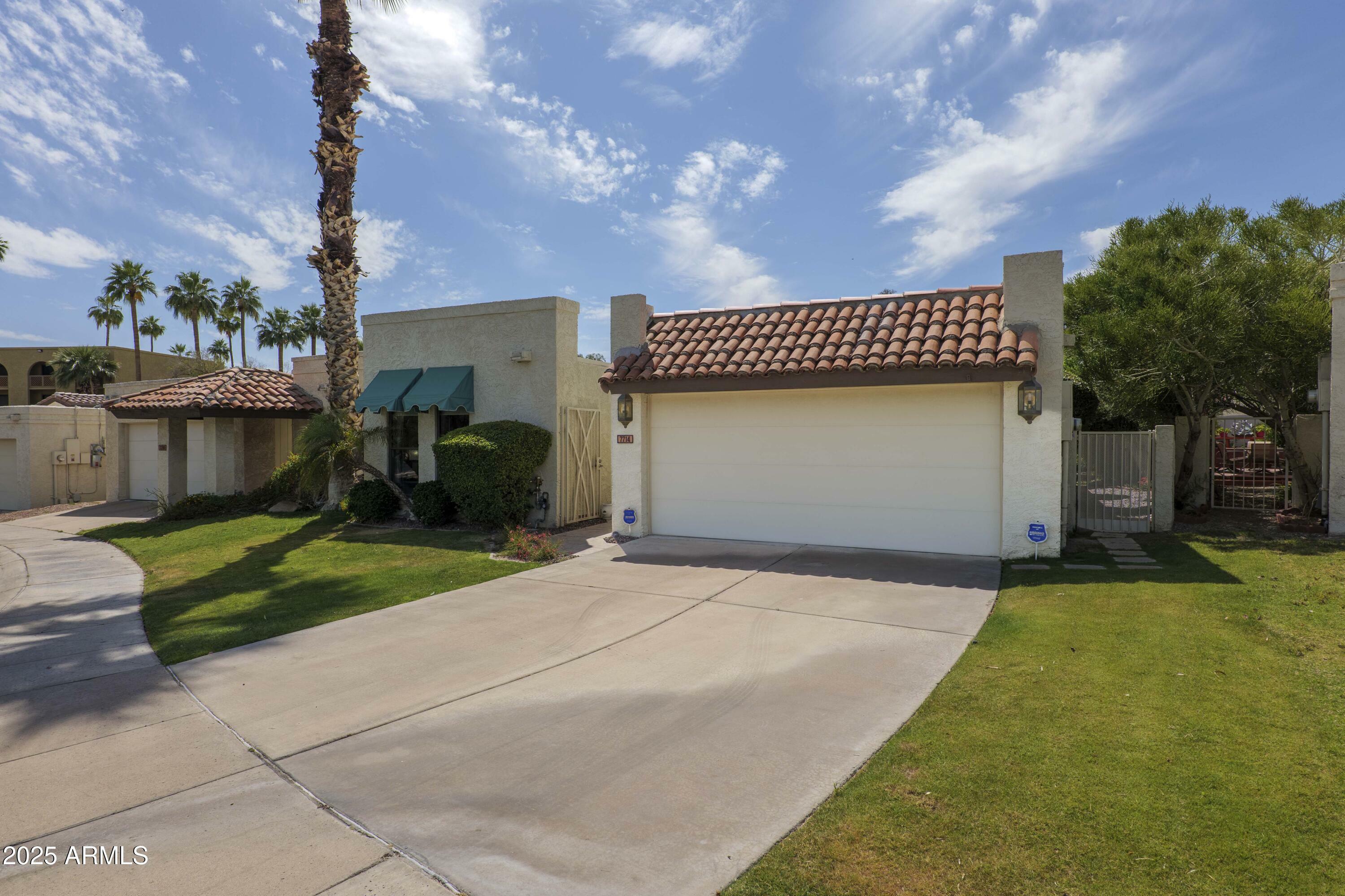 Property Photo: 7714 N 17th Place AZ 85020