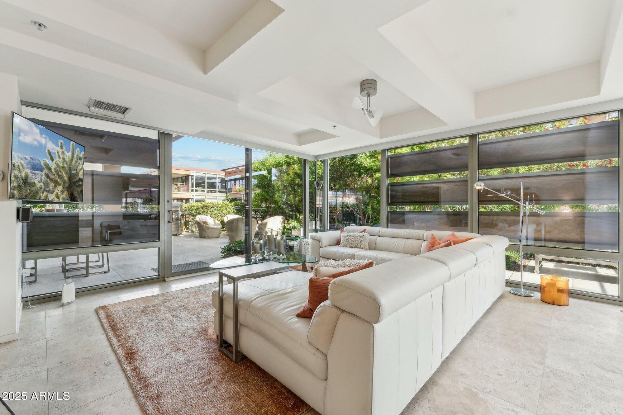 Property Photo: 7121 E Rancho Vista Drive 6001 AZ 85251