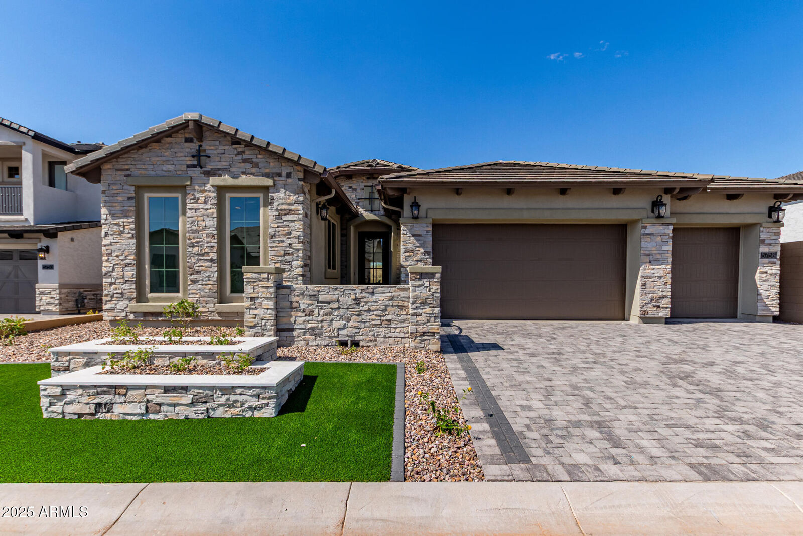 Property Photo: 5756 E Star Valley Street AZ 85215