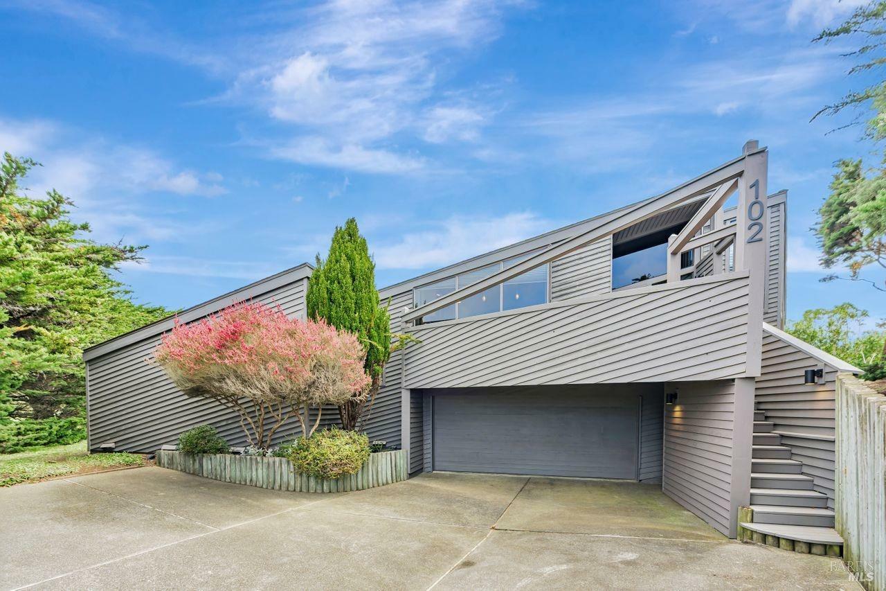 Property Photo: 102 Widgen Court CA 94923