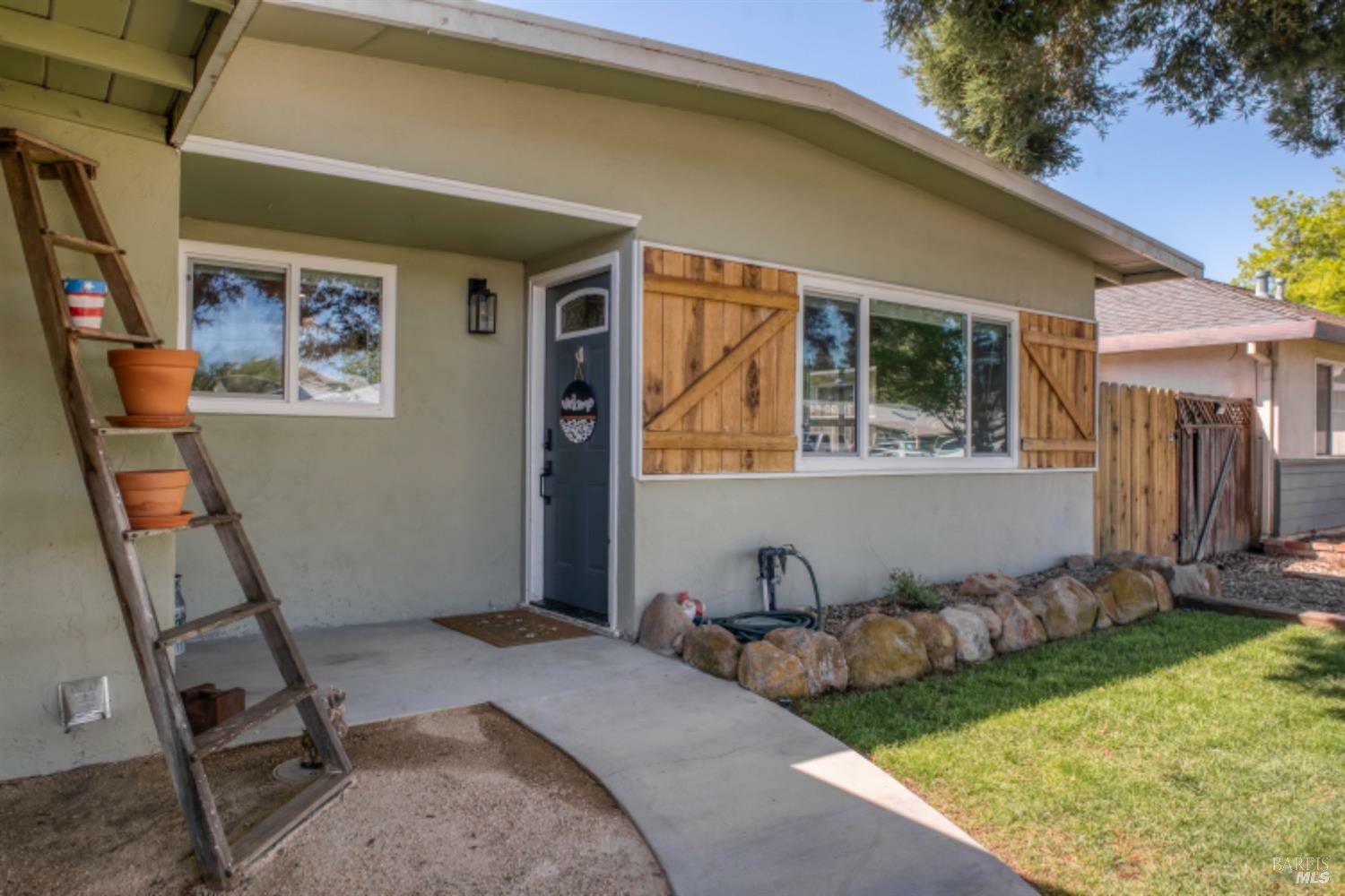 Property Photo: 265 Juniper Street CA 95688