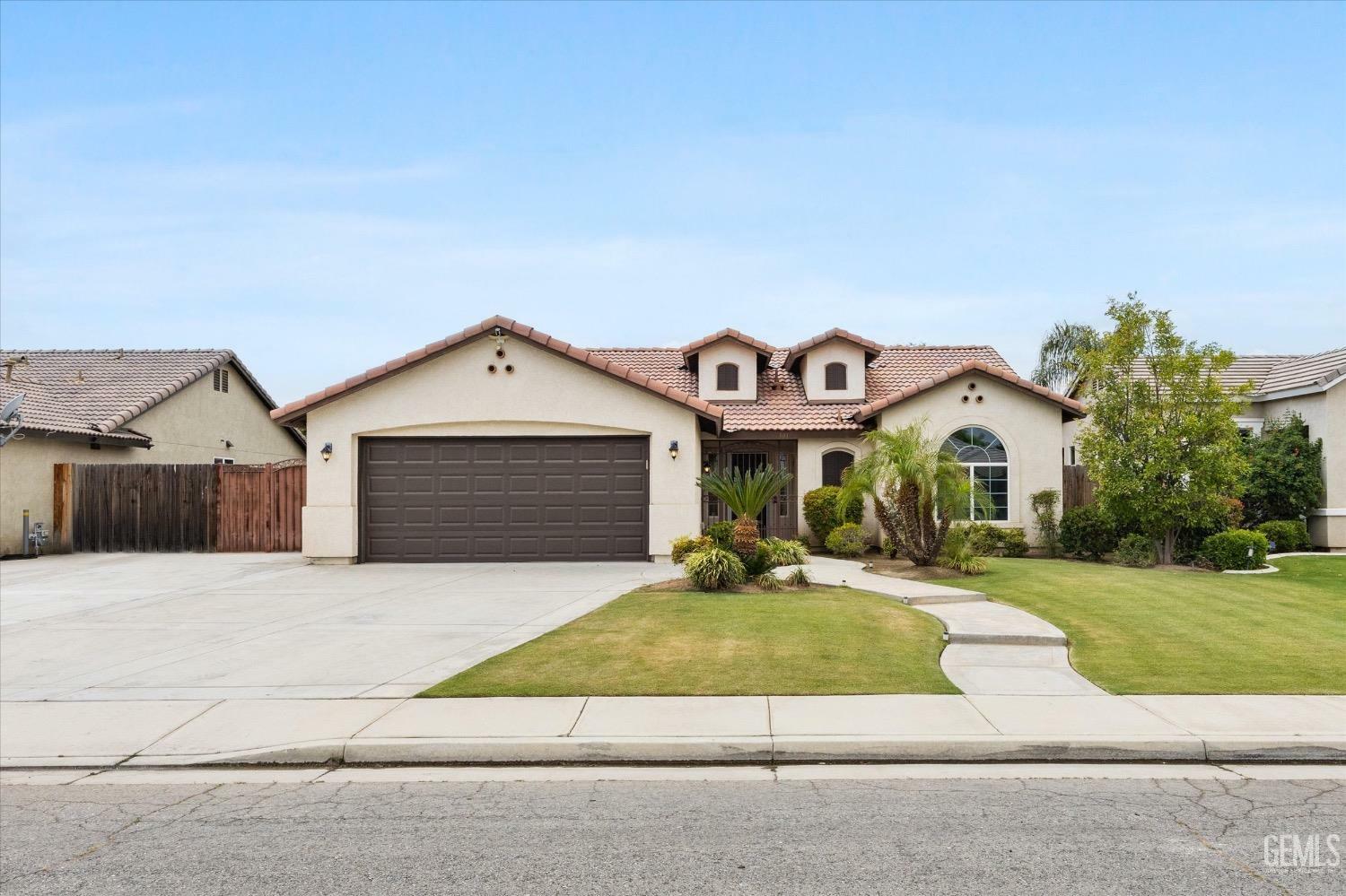 Property Photo: 301 W Lido Isle Way CA 93314
