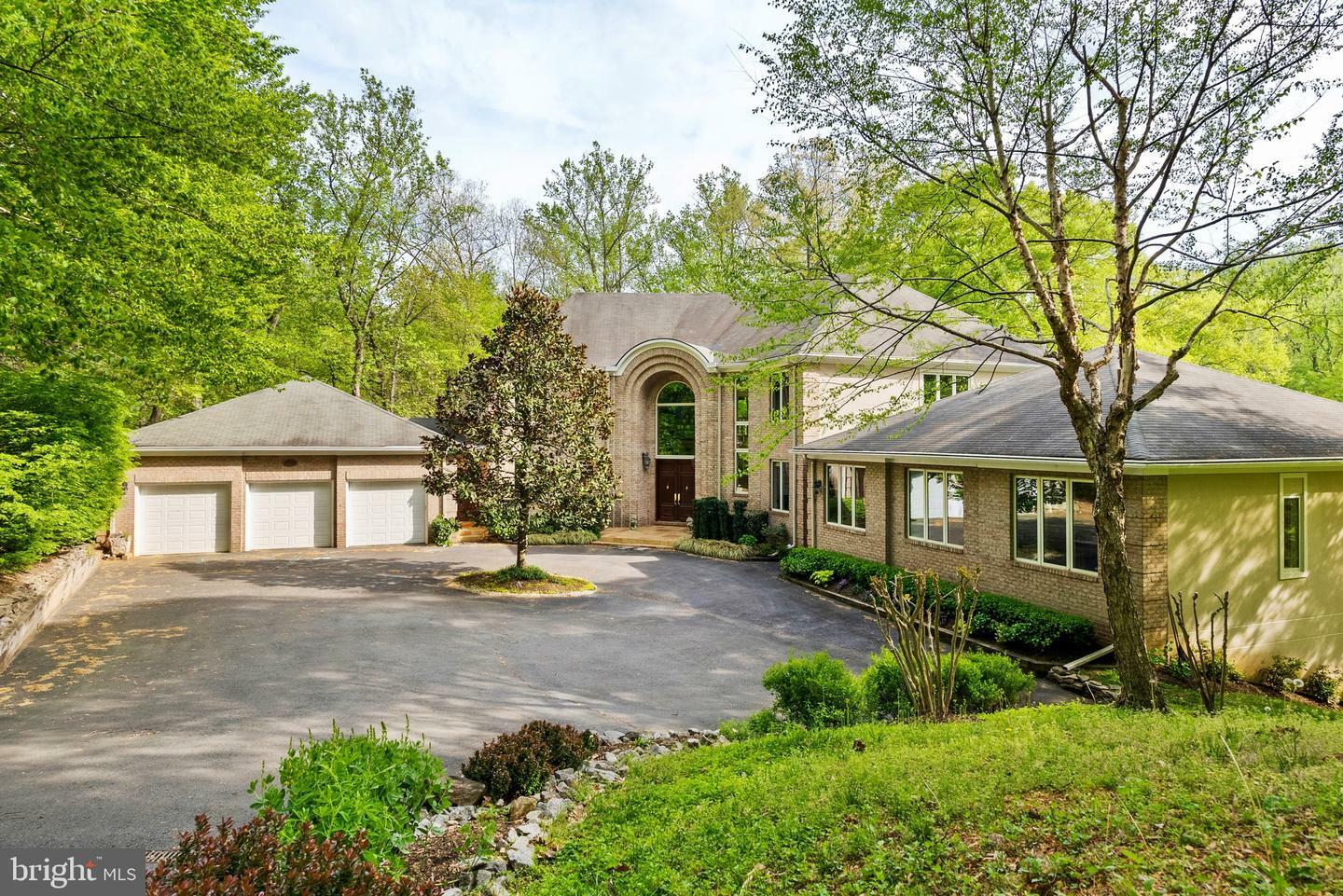1342 Potomac School Road  McLean VA 22101 photo