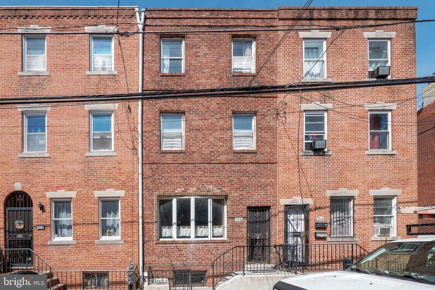 Property Photo: 1316 S 6th Street PA 19147