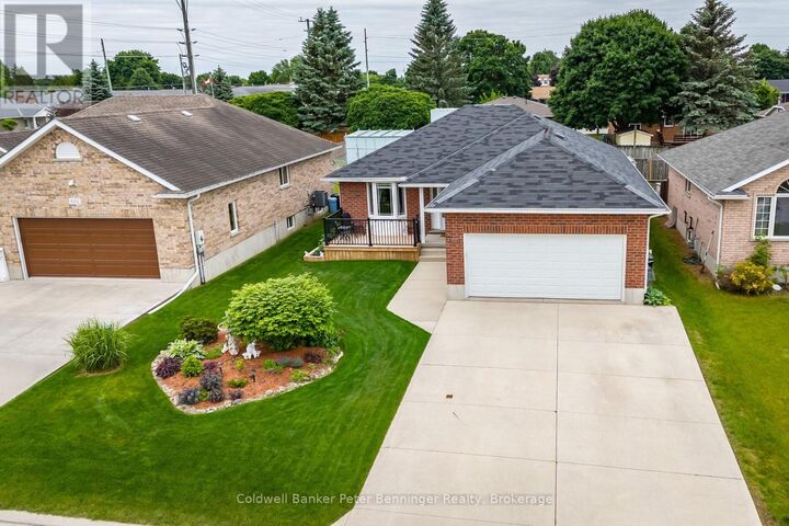 Photo de la propriété:  636 22nd Avenue  ON N4N 3W7 