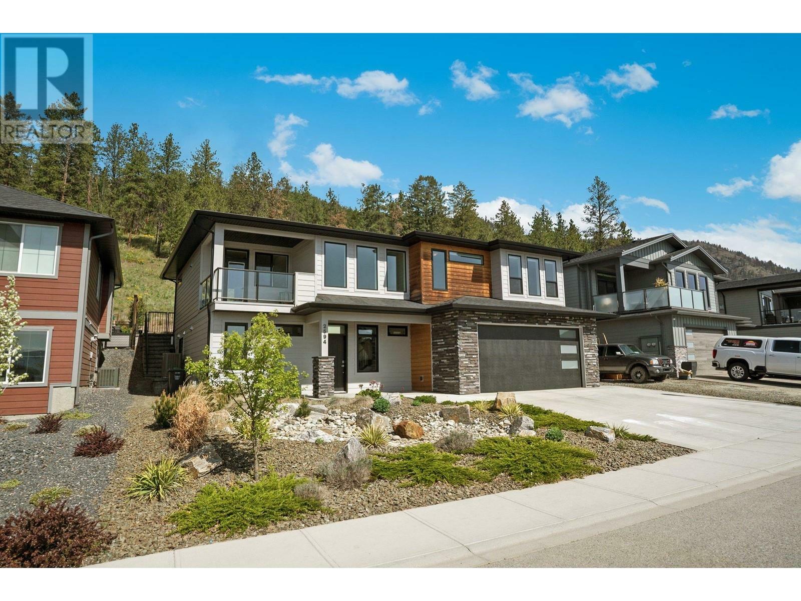Property Photo: 2594 Crown Crest Drive BC V4T 3N3