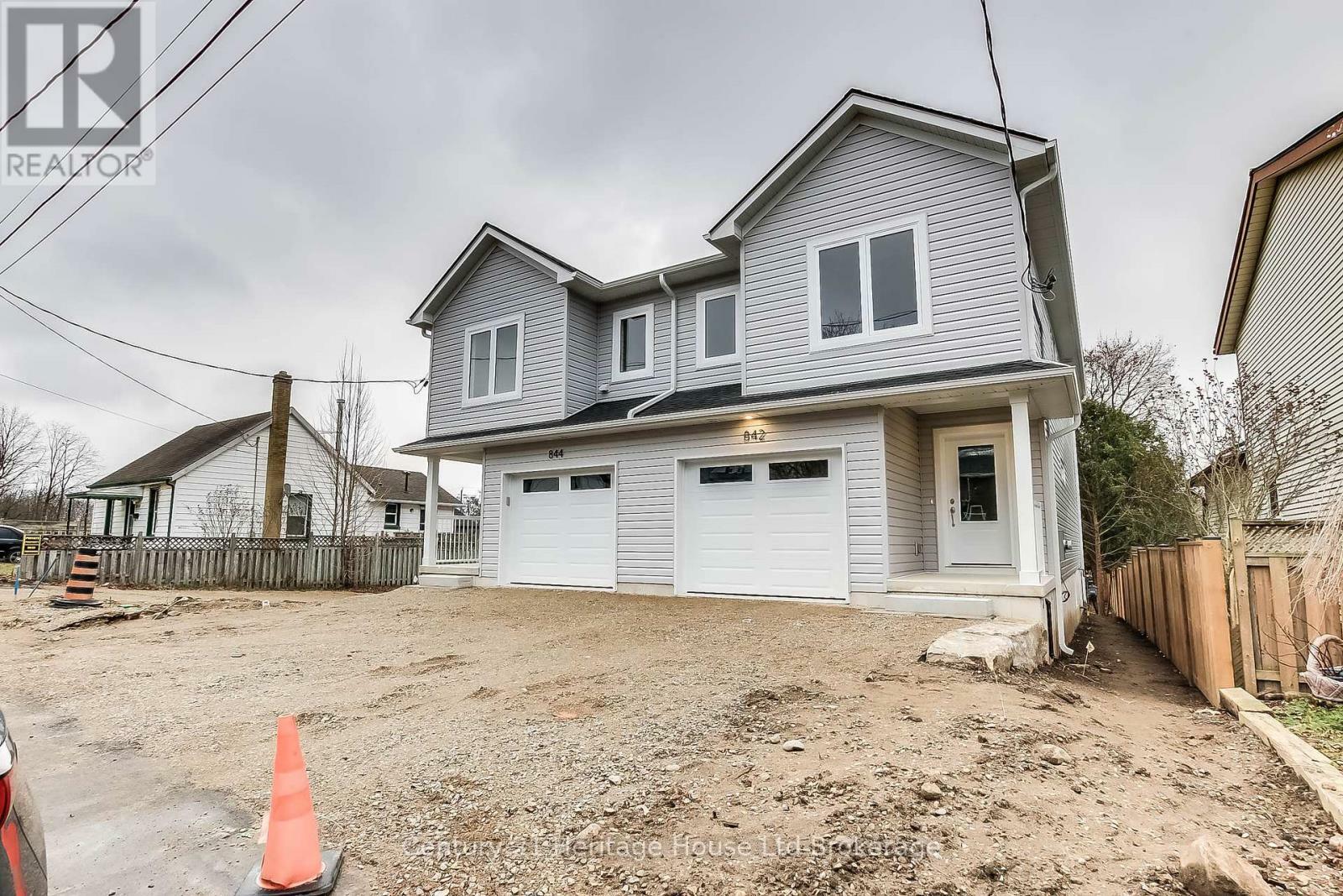 Photo de la propriété: 844 Water Street ON N4S 1S7