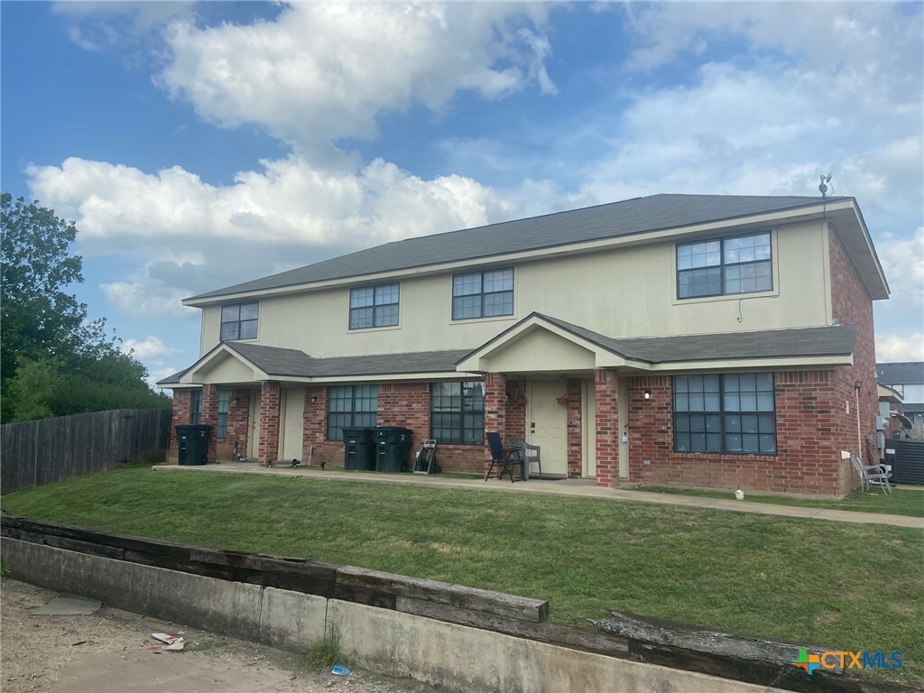 Property Photo: 1009 Lansberry Court A,B,C,D TX 76549