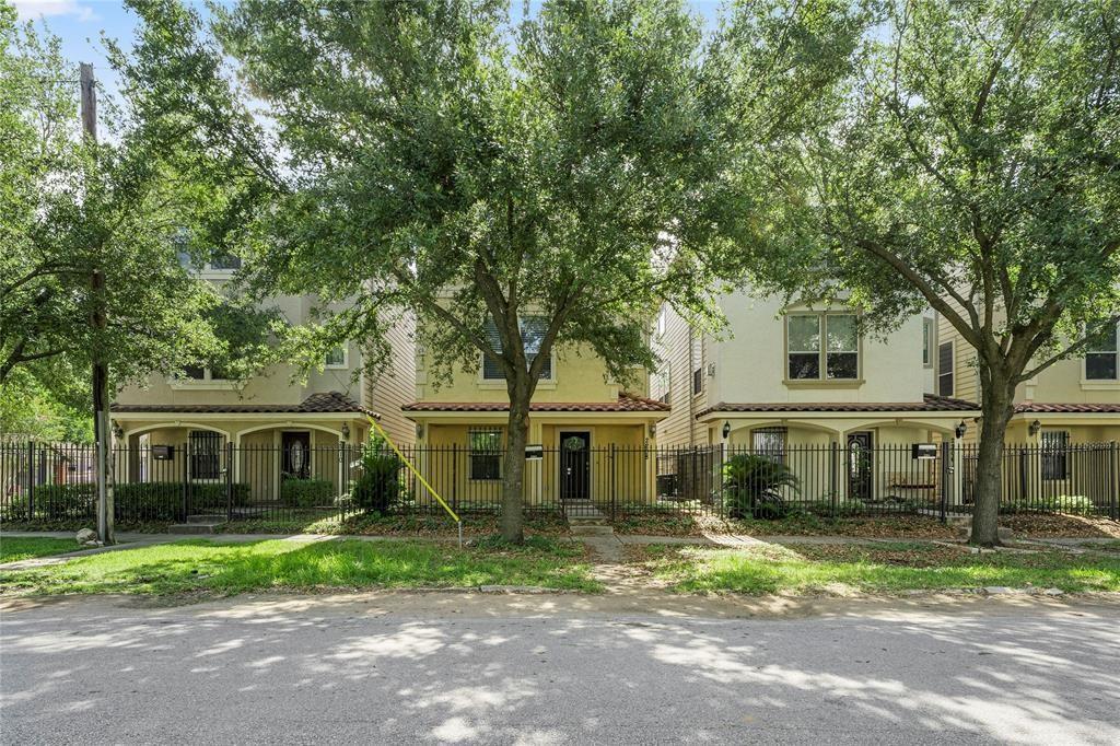 Property Photo: 2208 Colorado Street TX 77007
