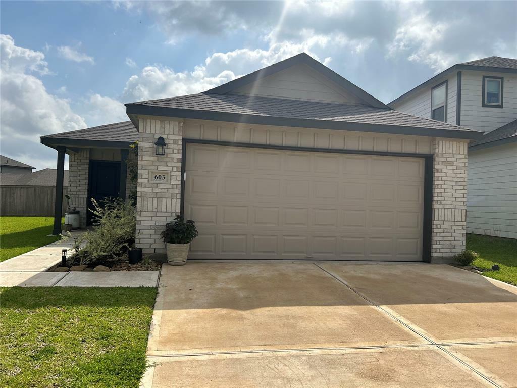 Property Photo: 603 Levine Ct Court TX 77316
