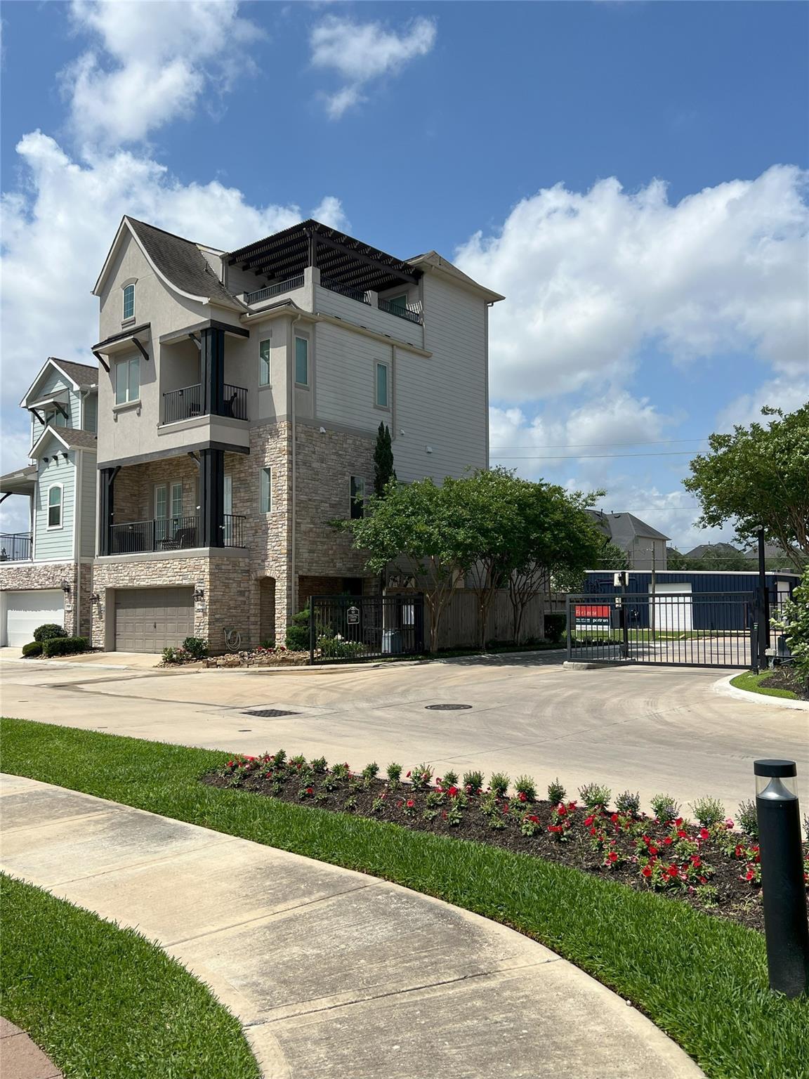 Property Photo: 1415 Maple Stream Drive TX 77043