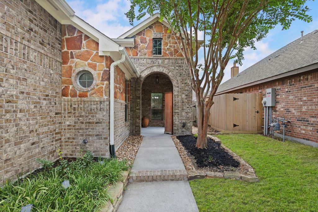 Property Photo: 27515 Chris Ridge Court TX 77386