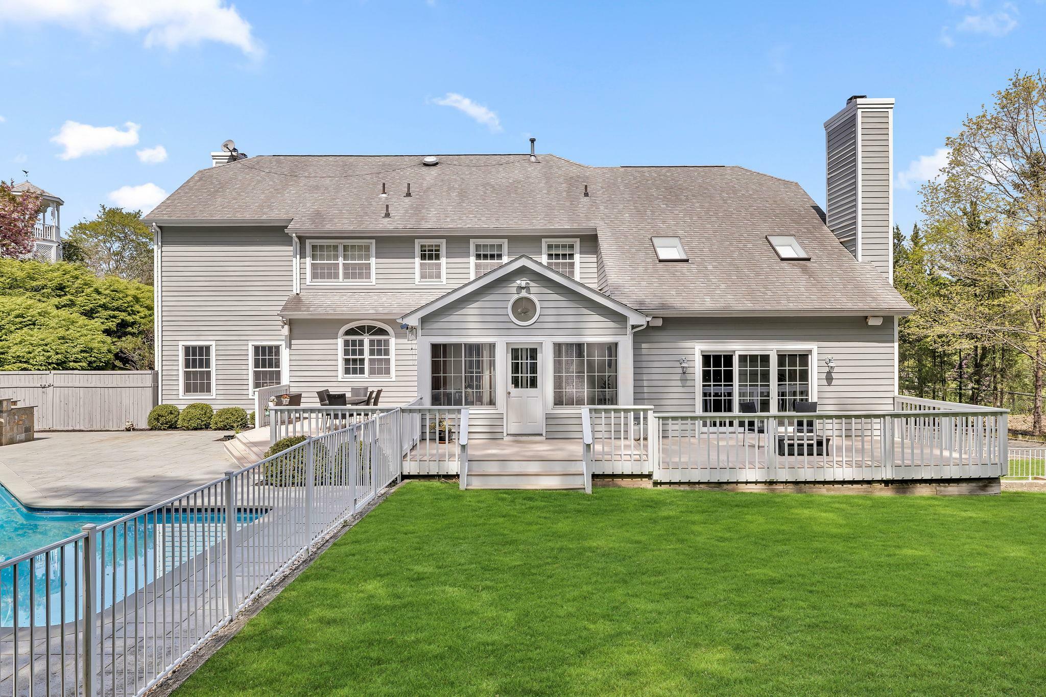 Property Photo:  24 Hollow Tree Road  NY 10510 