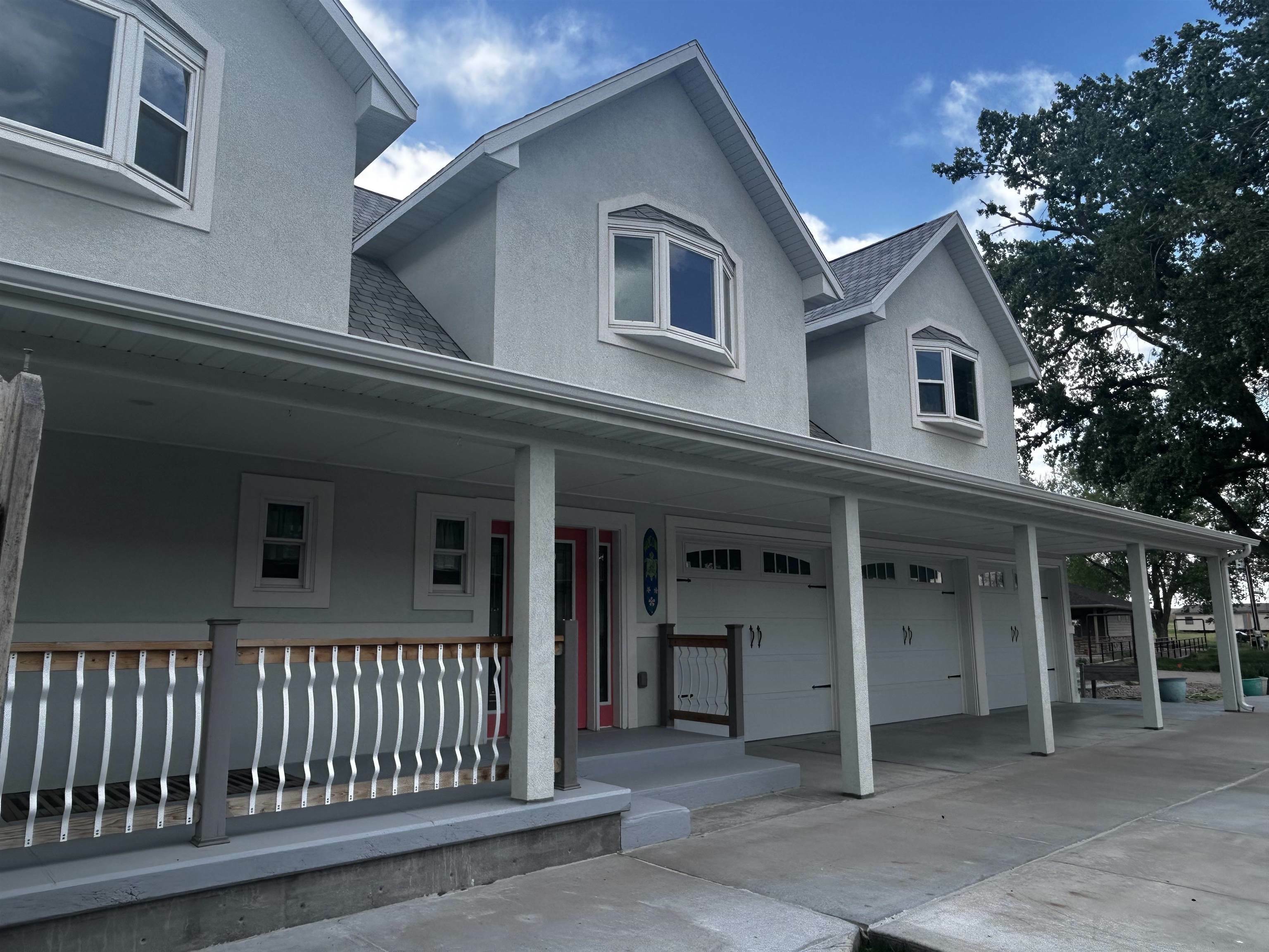 Property Photo: 656 Frontier Lane NE 69101