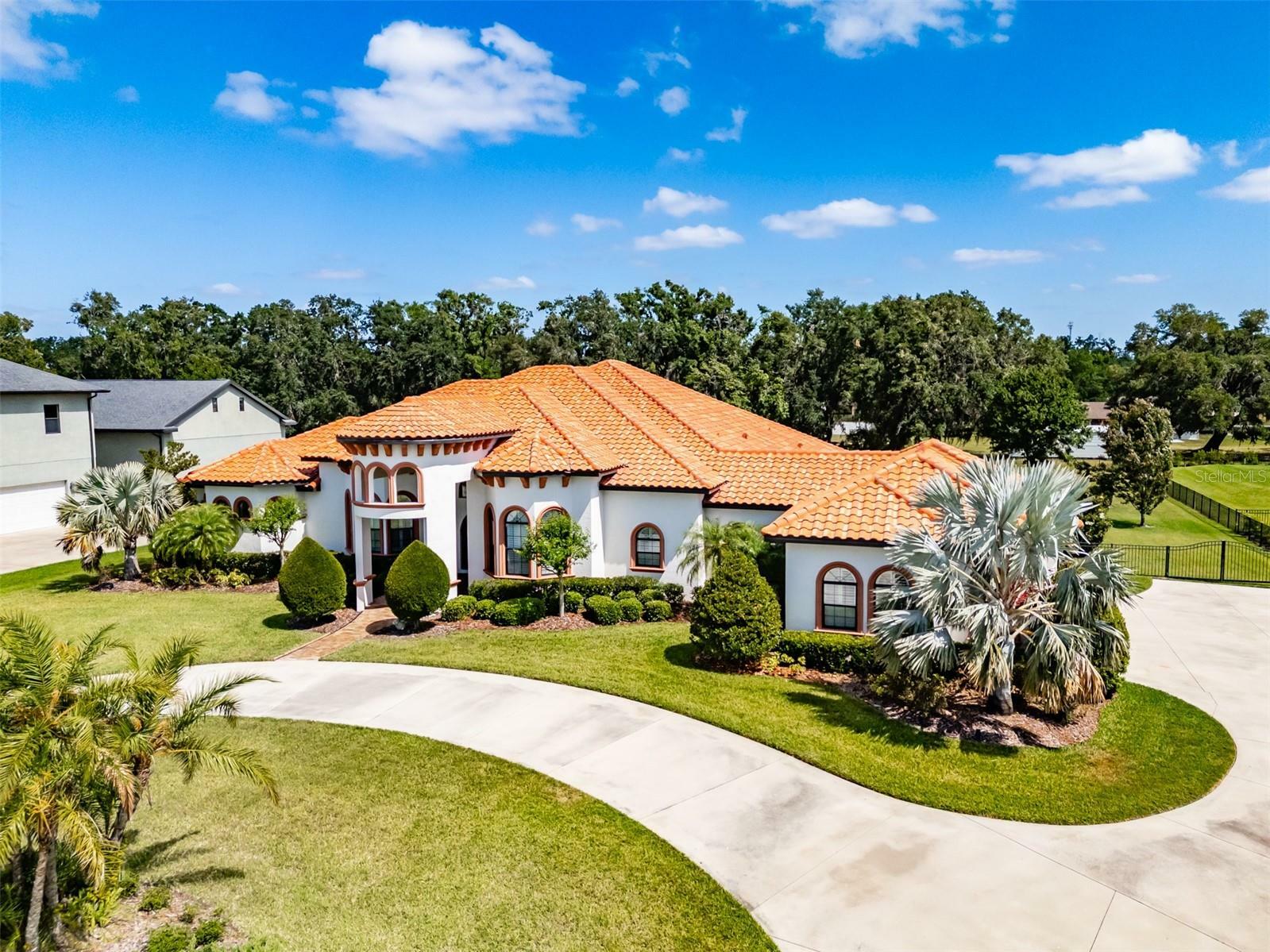 Property Photo: 304 Hawk Talon Drive FL 33547