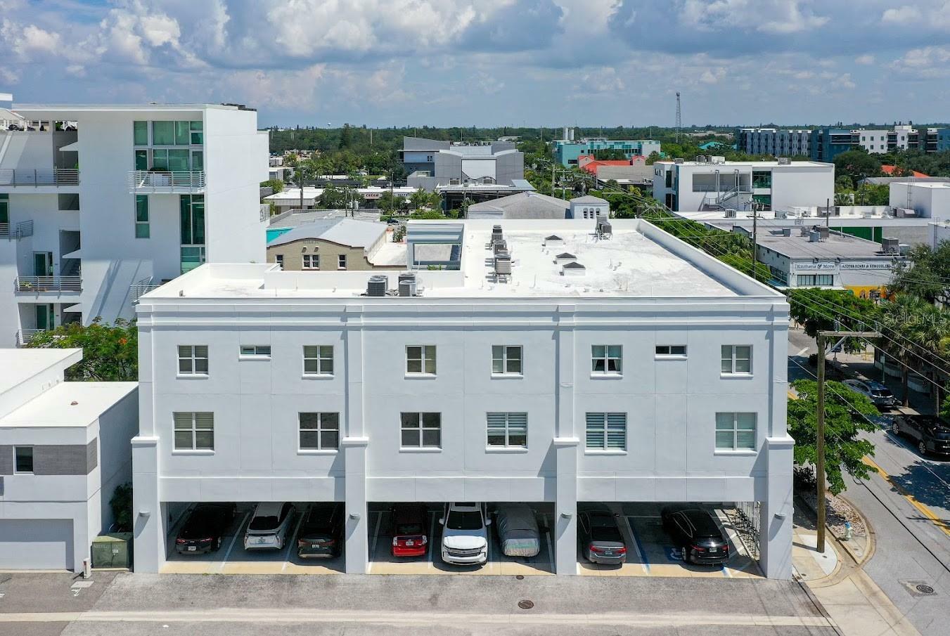 Property Photo: 433 Central Avenue FL 34236