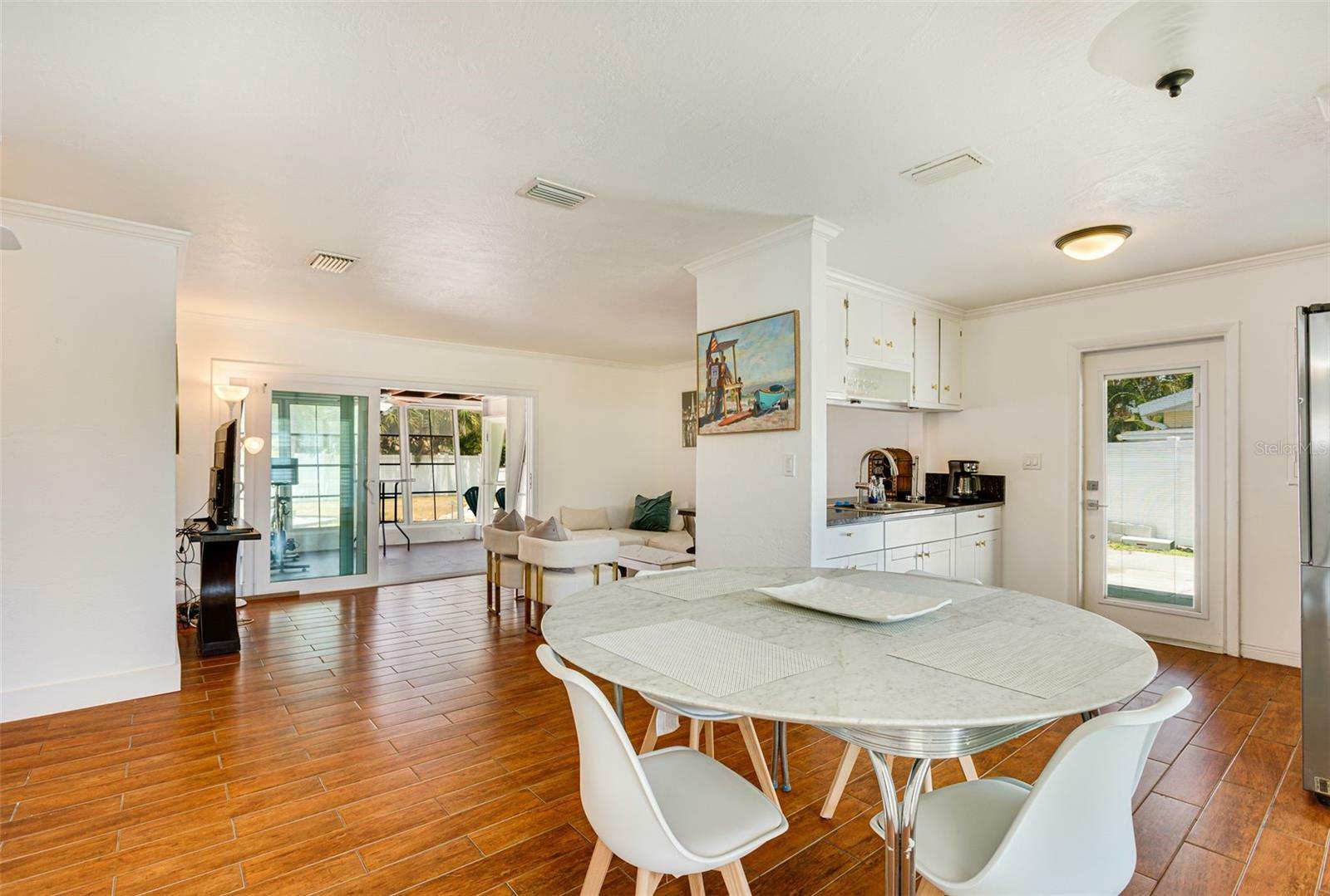 Property Photo: 4681 Carson Street NE FL 33703