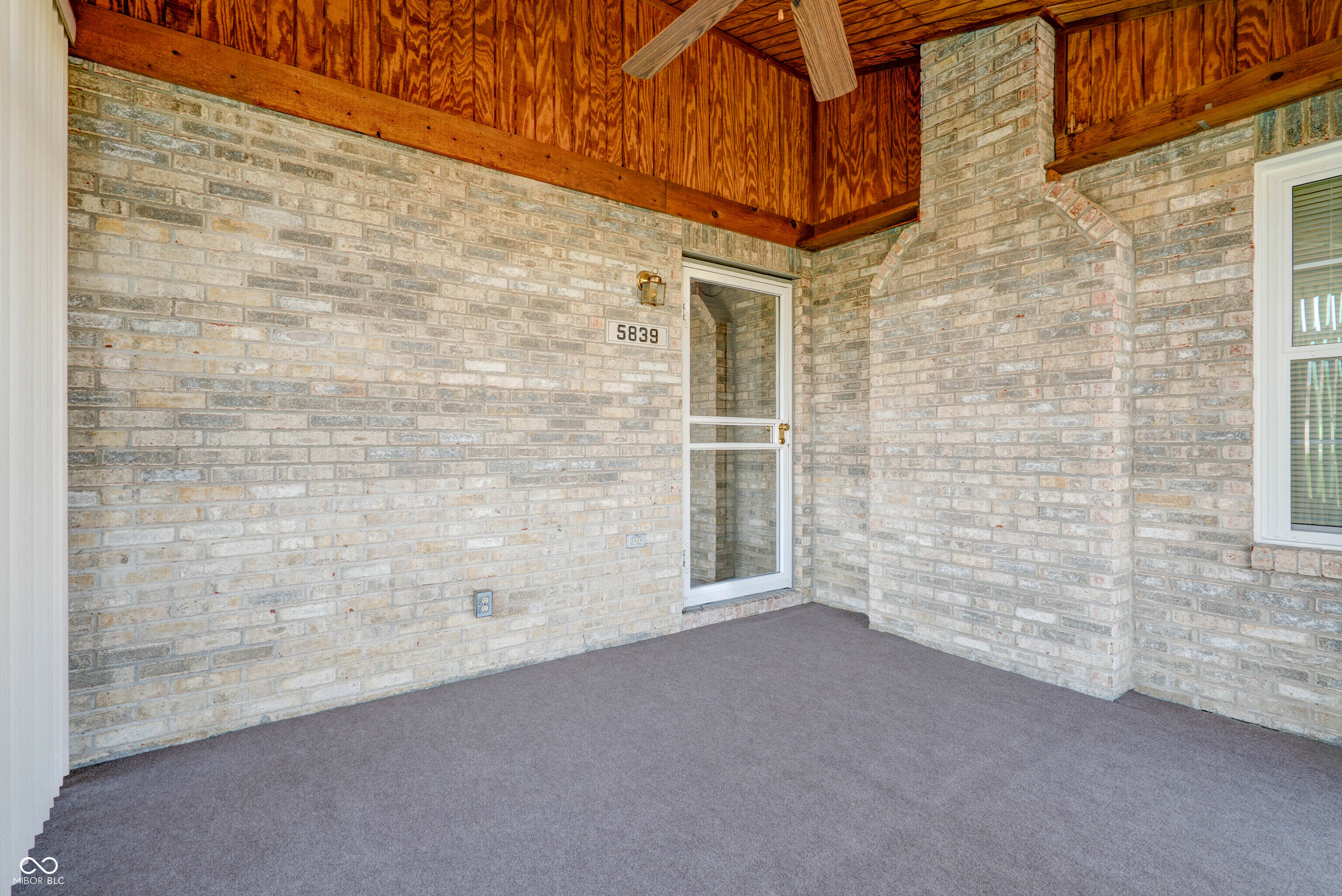Property Photo: 5839 Quail Run Drive IN 46237