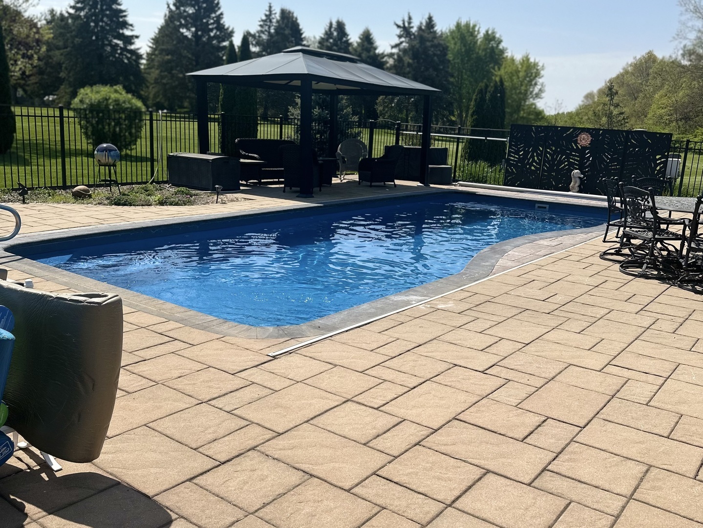 Property Photo: 16013 Hillsboro Drive IL 60142
