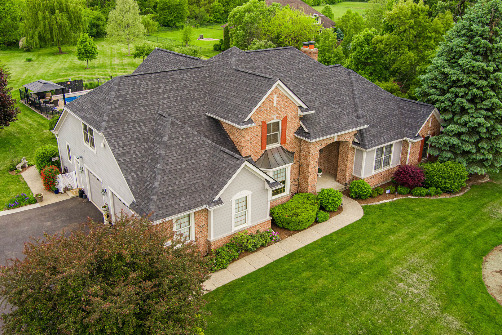 Property Photo: 16013 Hillsboro Drive IL 60142