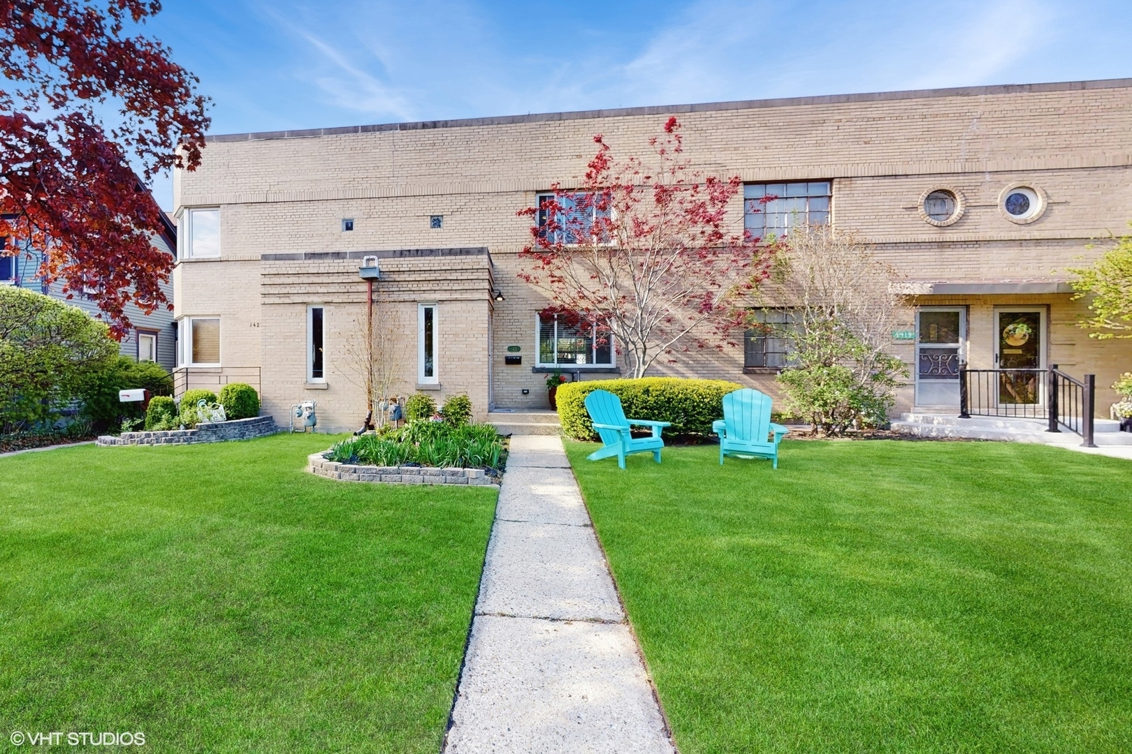 Property Photo: 1421 Main Street 1421 IL 60202
