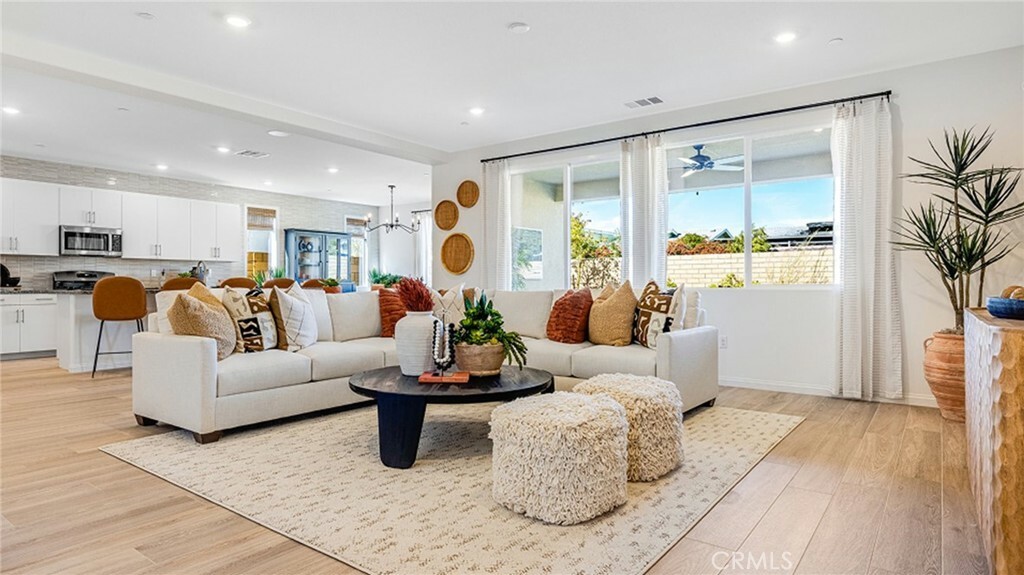 Property Photo:  15426 Avenida De Cielo  CA 92240 