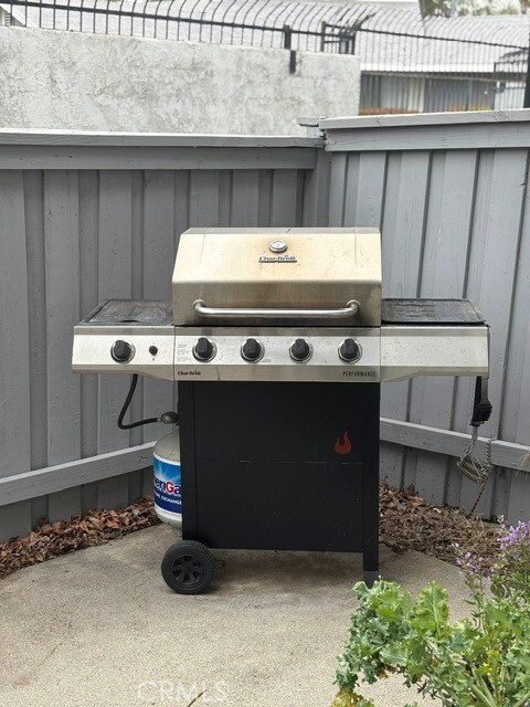 Property Photo: 1380 W 48th Street 48 CA 92407