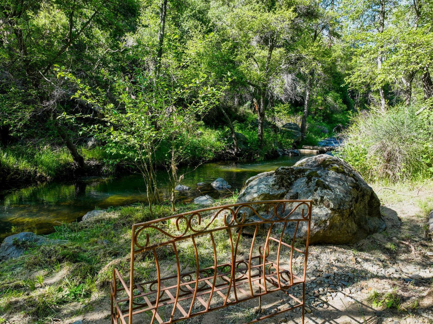 Property Photo: 11552 Tom Ray Dr CA 95949