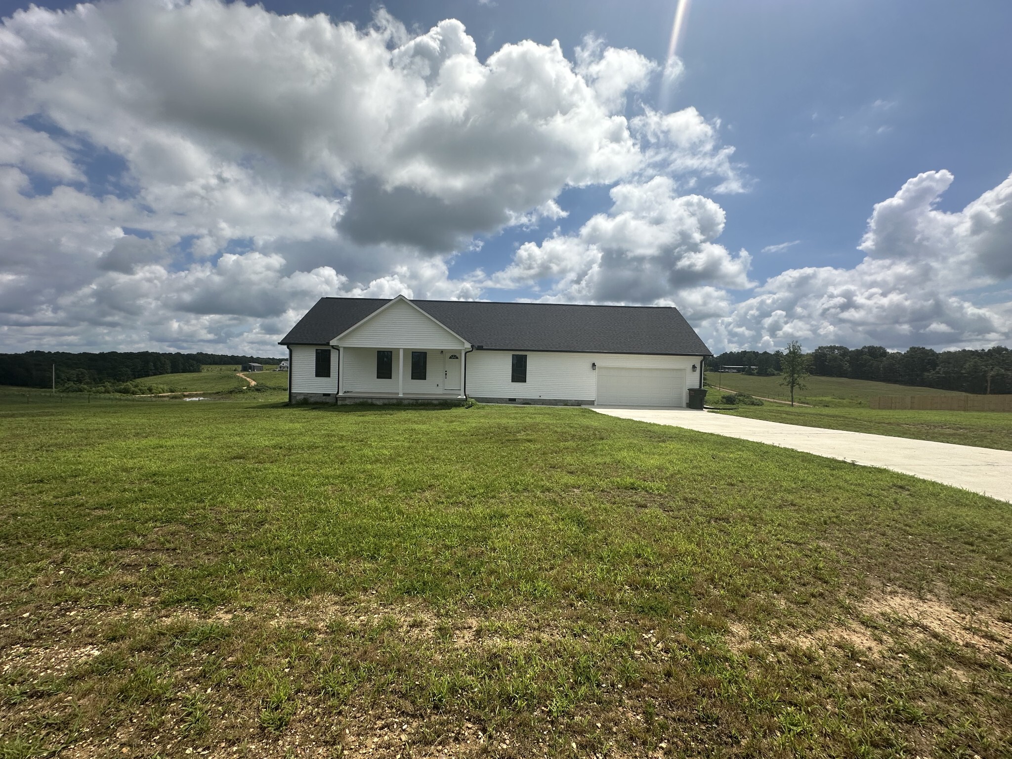 Property Photo: 1654 Linvillle Rd TN 38464
