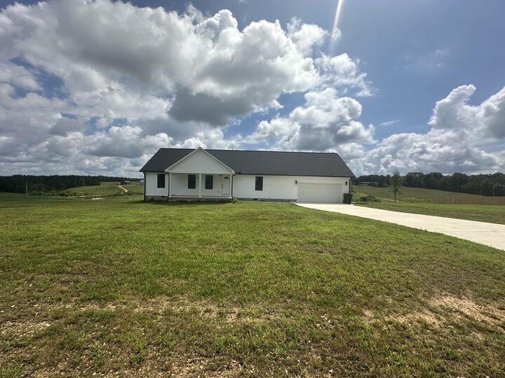 Property Photo: 1654 Linvillle Rd TN 38464