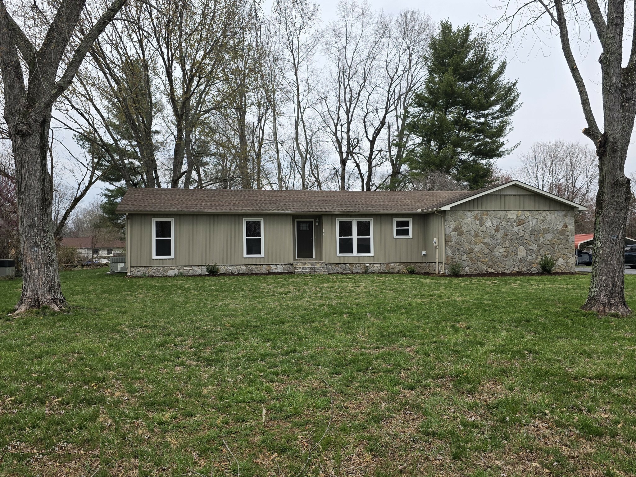 Property Photo: 107 Glade Dr TN 37388
