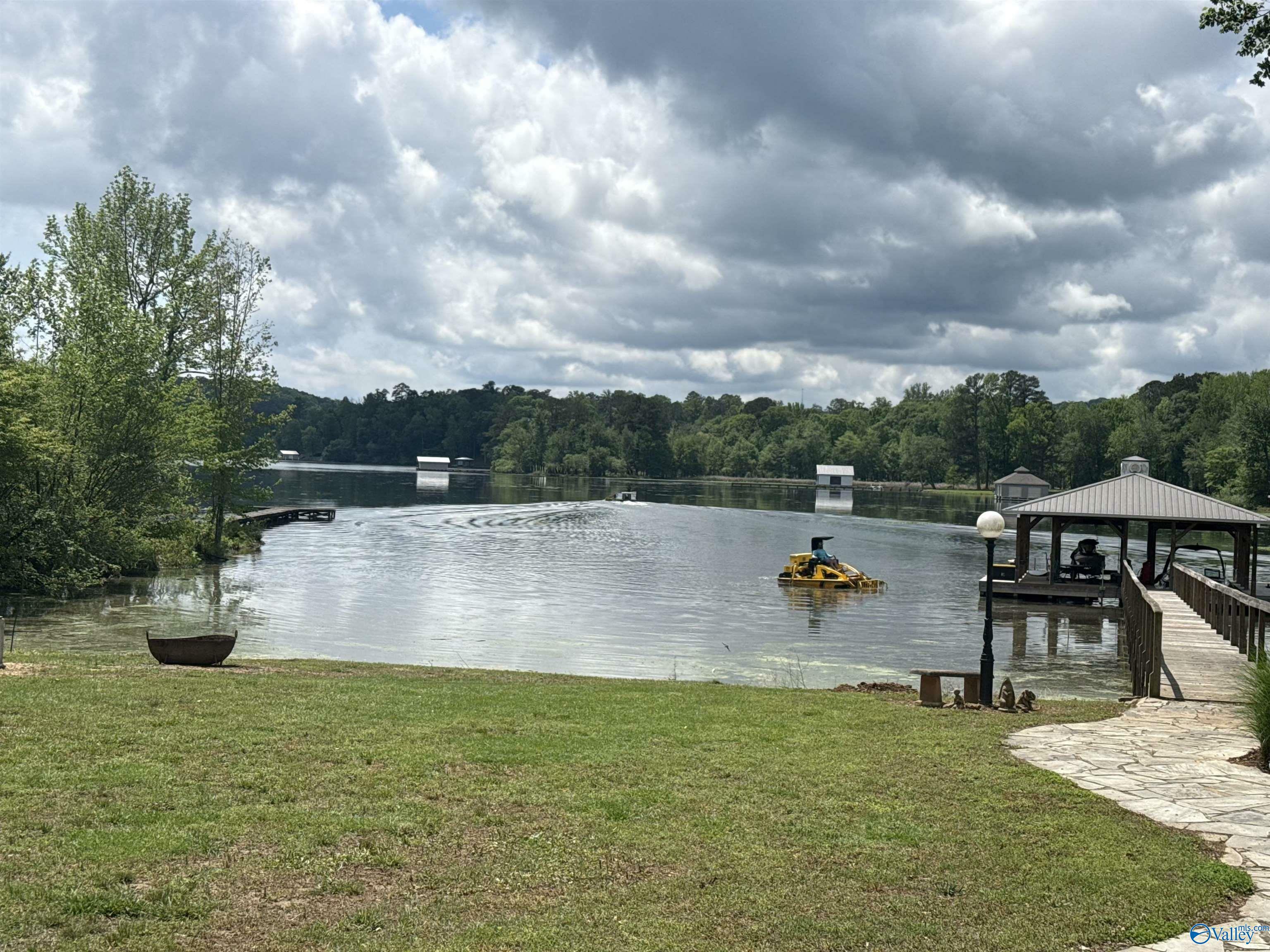 Property Photo: 122 Malibu Circle AL 35769