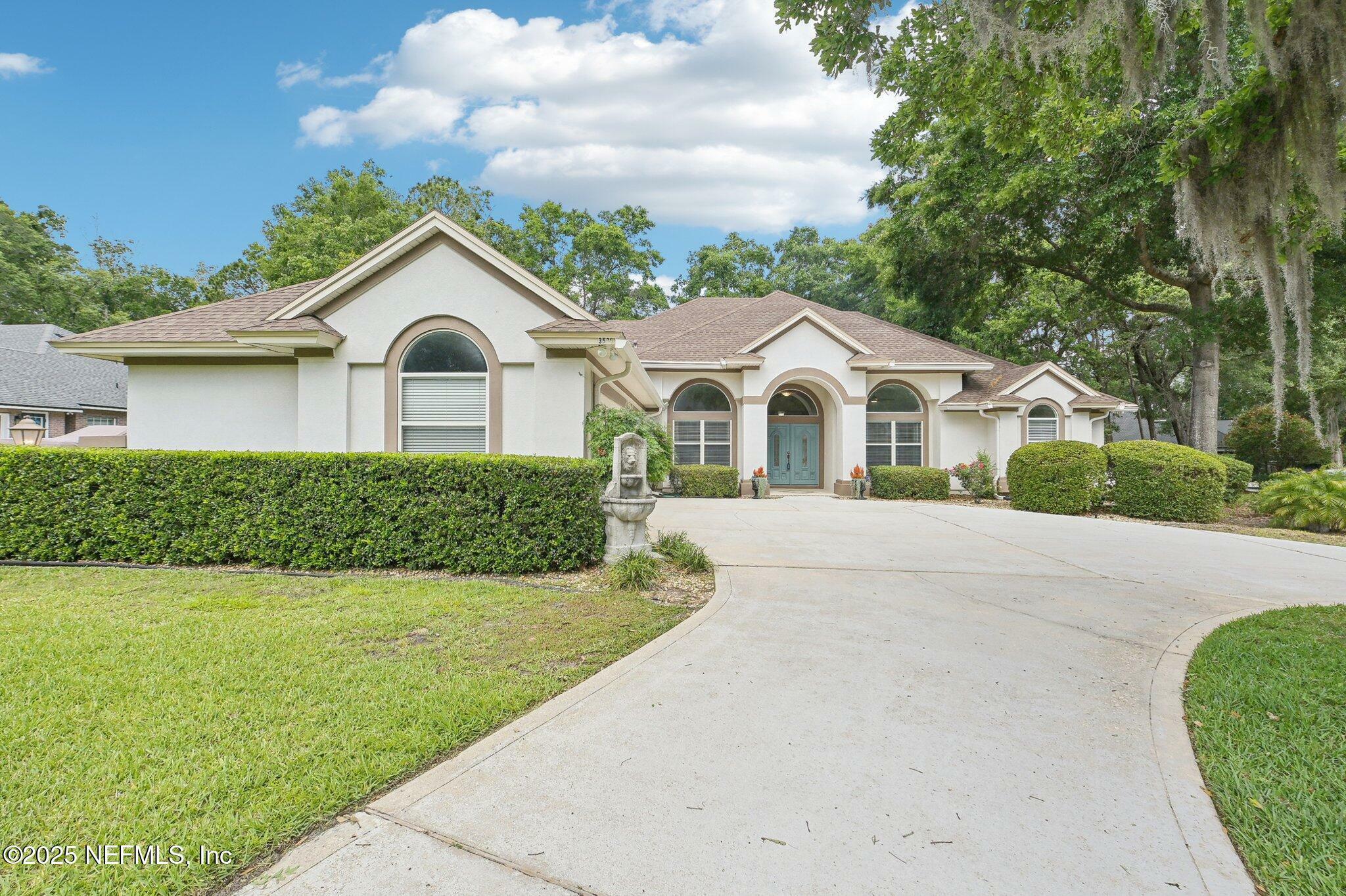 Property Photo: 3586 Long Cove Court FL 32043