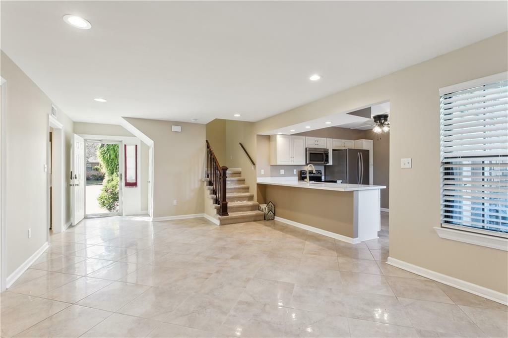 Property Photo: 1500 W Esplanade Avenue 44B LA 70065