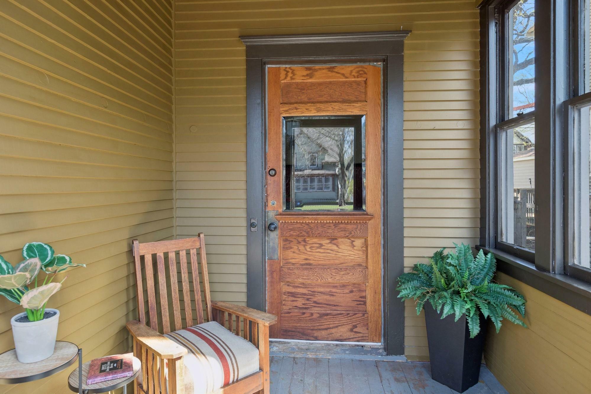 Property Photo: 1255 Laurel Avenue MN 55104