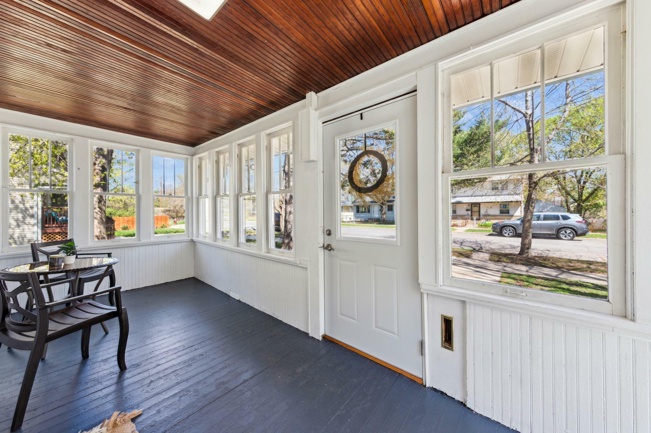 Property Photo: 1061 Oxford Street N MN 55103