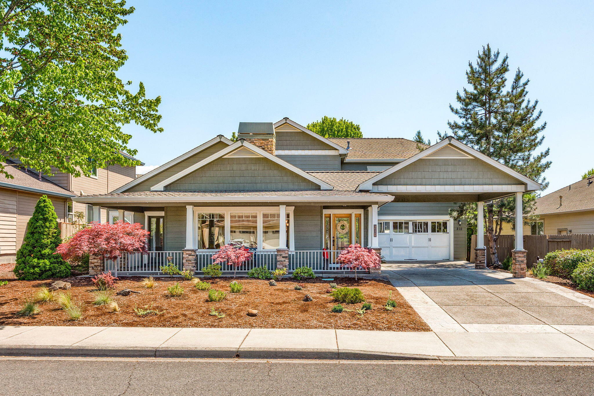 Property Photo: 210 Bellerive Drive OR 97524