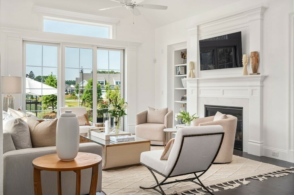 Property Photo:  4 Callahan Drive 4  MA 01701 