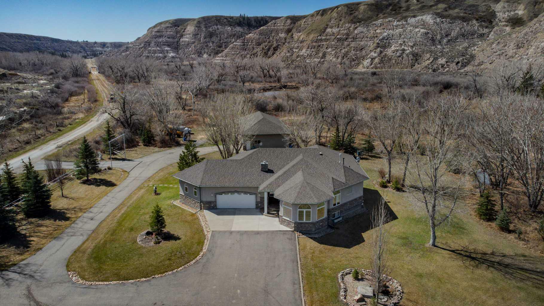 Property Photo: 293038 Range Road 211 AB T0J 0Y0