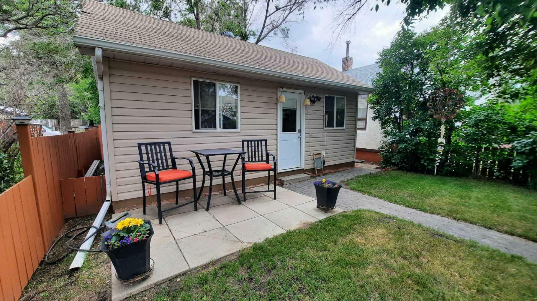 Property Photo: 253 2 Avenue AB T0J 1B0