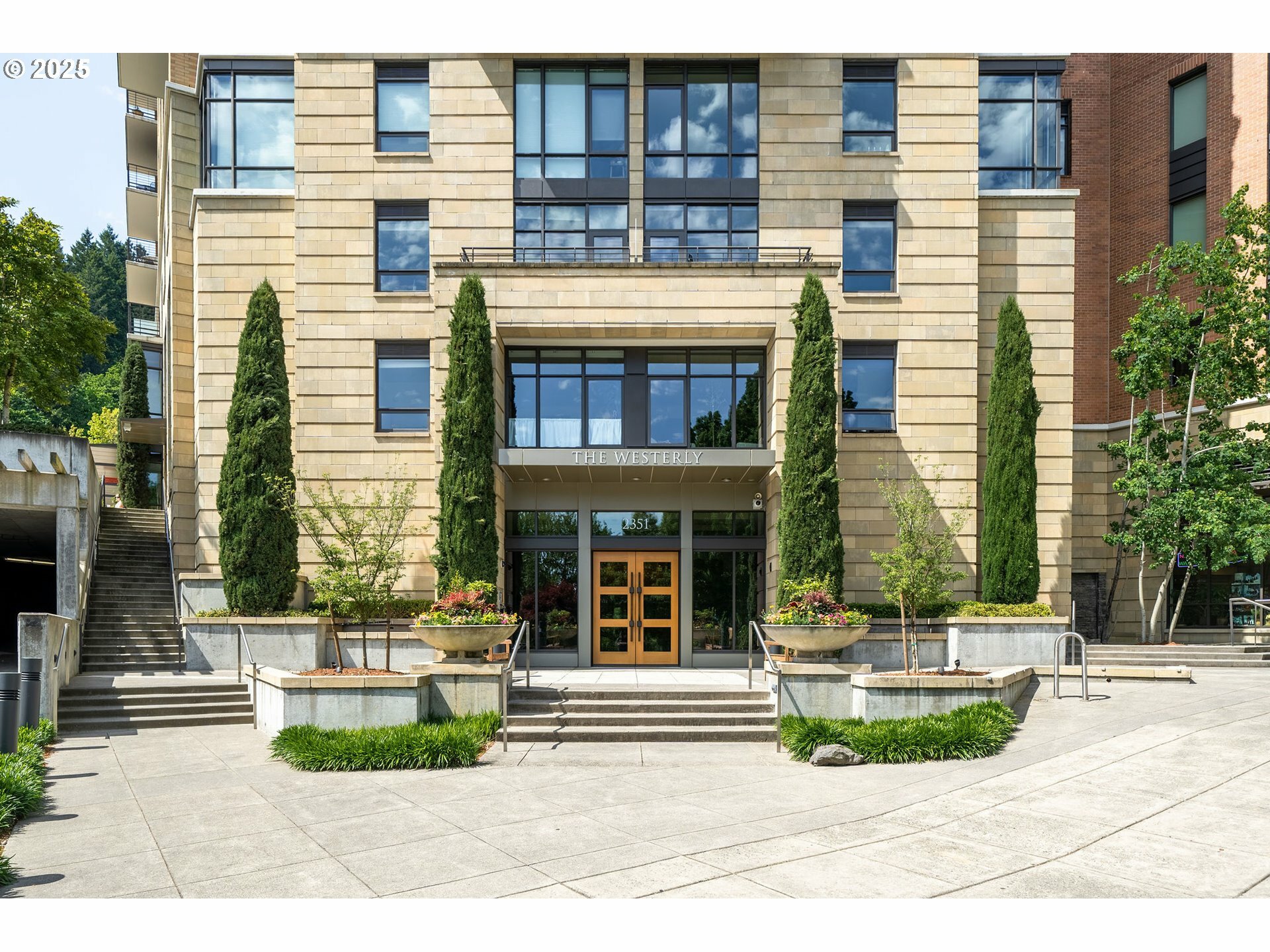 Property Photo: 2351 NW Westover Rd 314 OR 97210