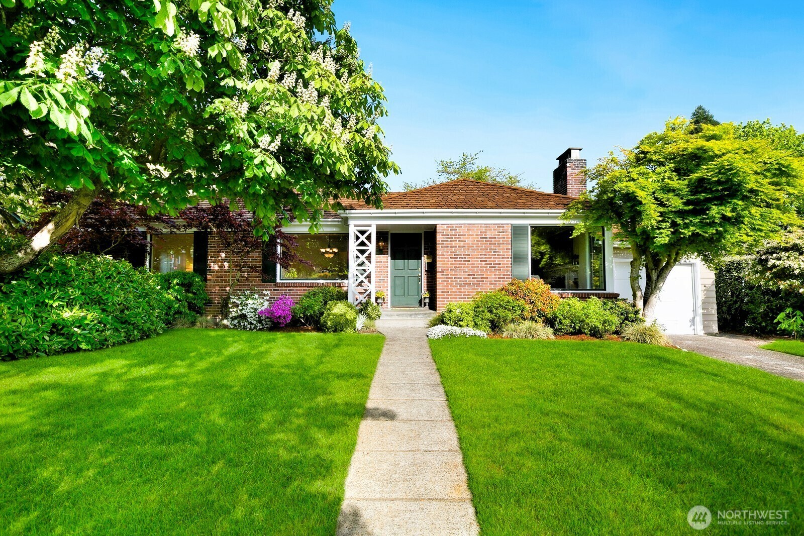 Property Photo: 1910 34th Avenue W WA 98199