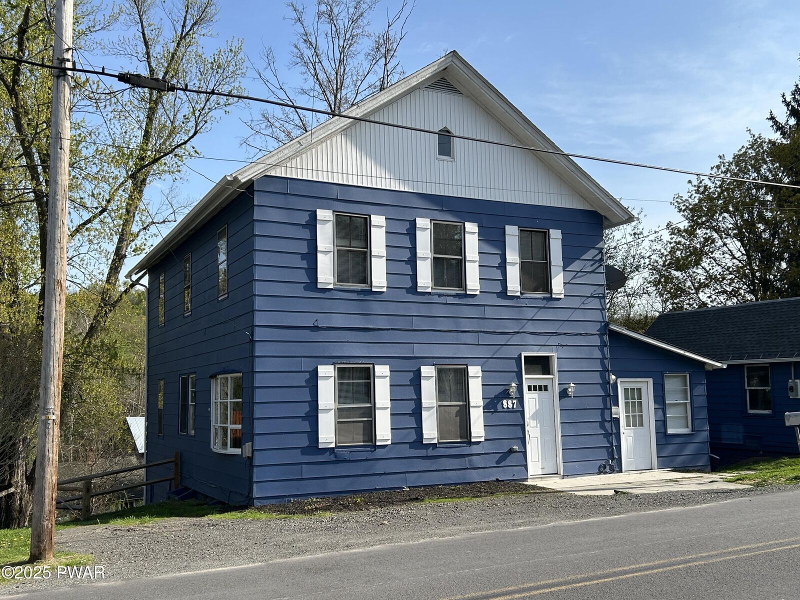 Property Photo:  887 Maple Avenue  PA 18431 