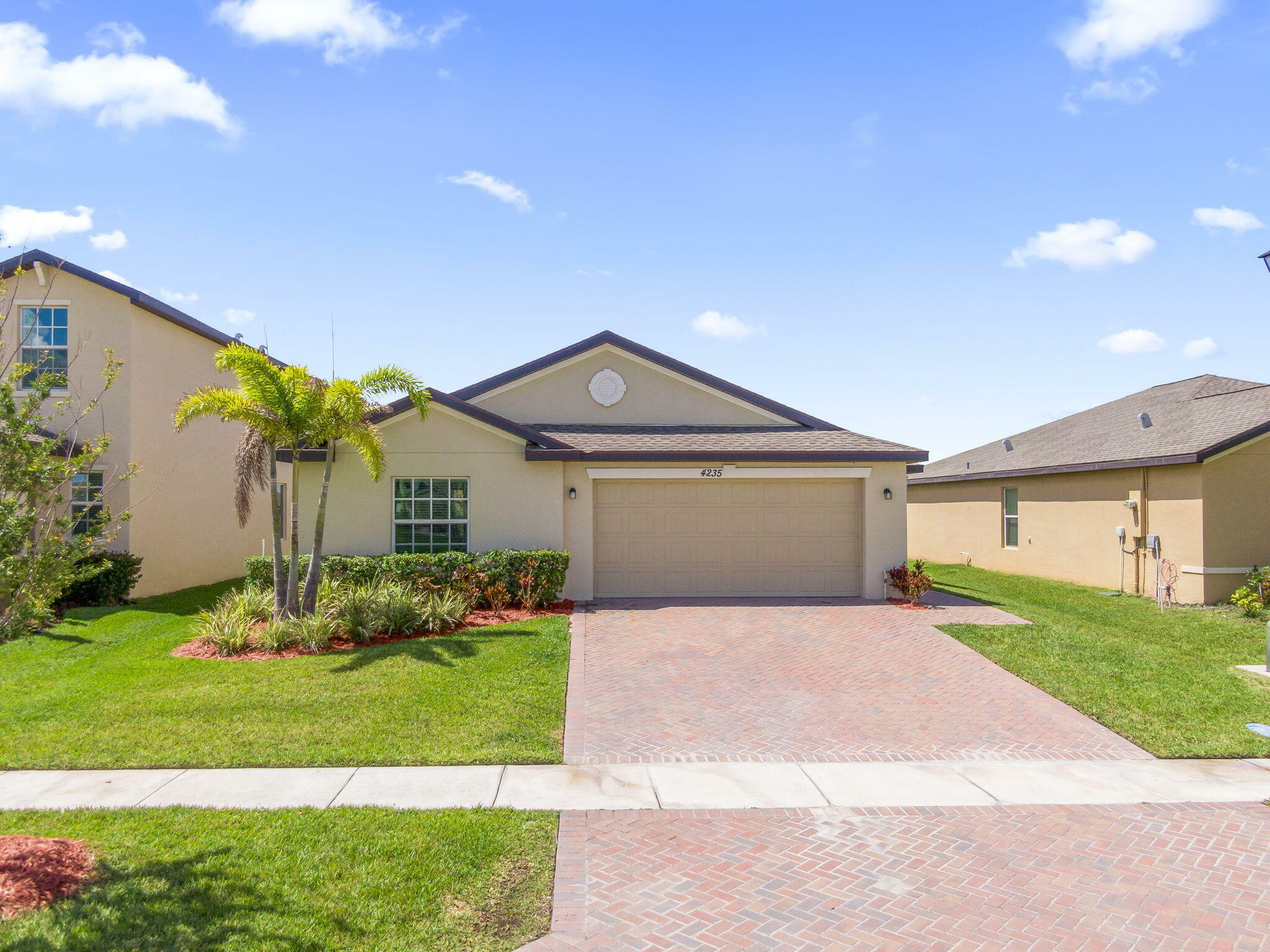 Property Photo: 4235 Troon Place FL 34947