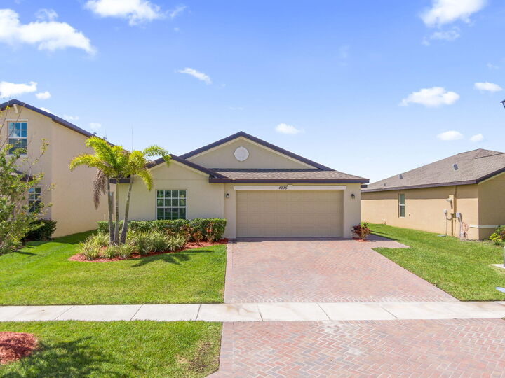 Property Photo:  4235 Troon Place  FL 34947 