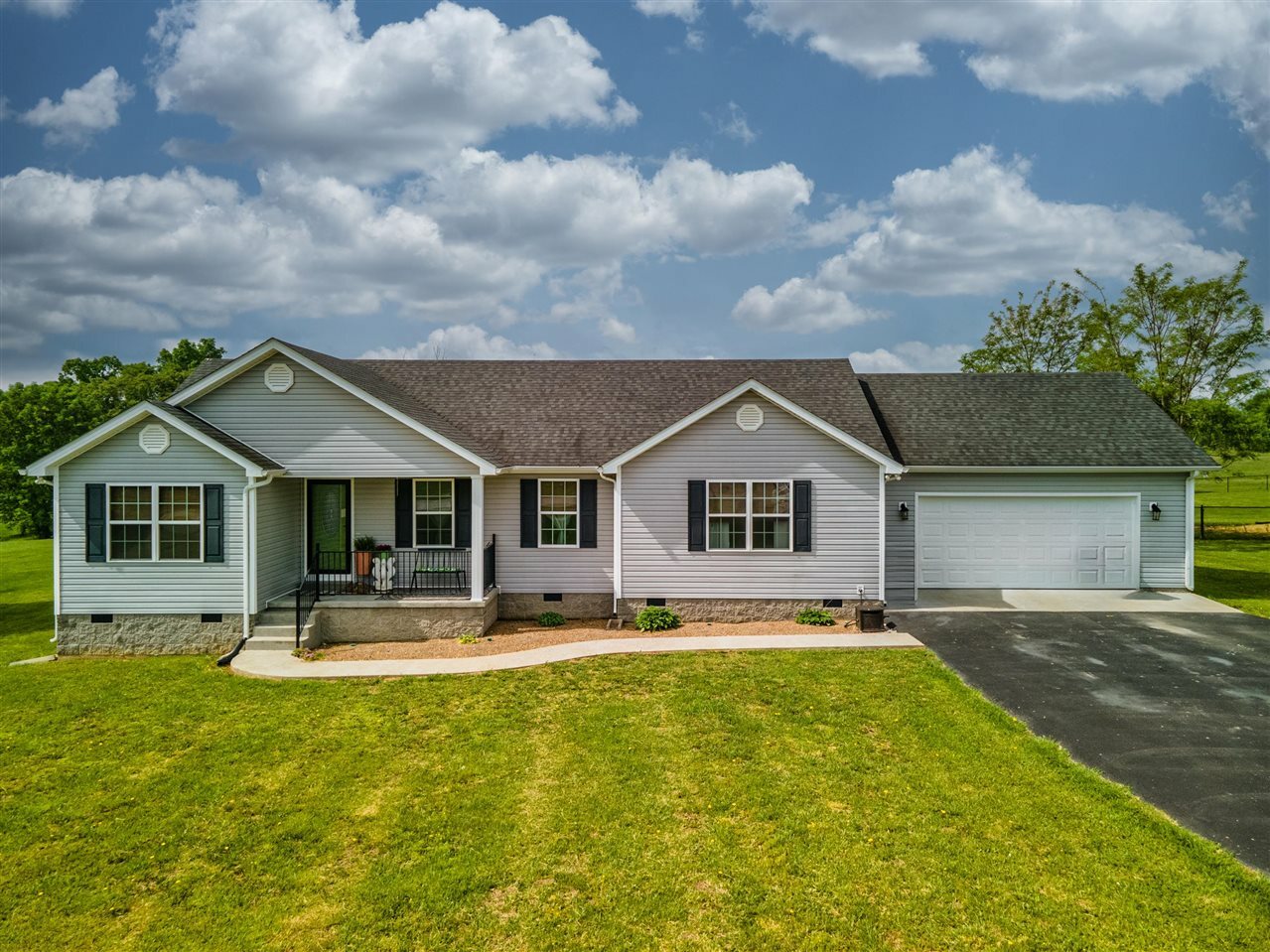 Property Photo: 120 Kims Court KY 42276